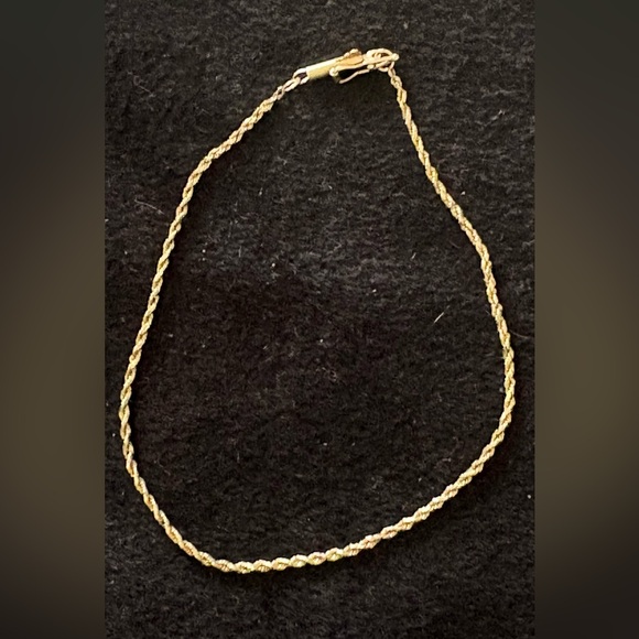 Jewelry - Elegant 10k solid Gold-Tone Rope Bracelet - Women